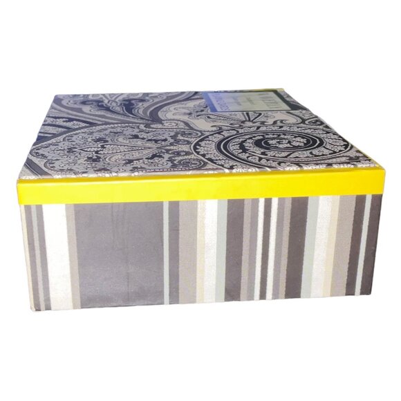 Waverly Double Deck Casino-Grade Playing Cards In Decorative Box - Picture 7 of 9